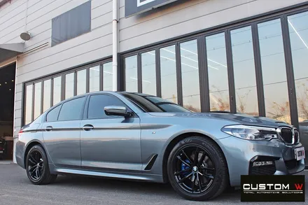 BMW G30 520d 블랙유광 휠도색 + M 퍼포먼스 블루 캘리퍼 도색 / 용인 처인구