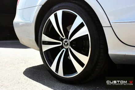 벤츠 W218 CLS350d 19인치 휠 상처 수리 후 다이아몬드 컷팅 가공 작업을 이용한 블랙 폴리쉬 휠로 깔끔하게 변신! / 용인 처인구