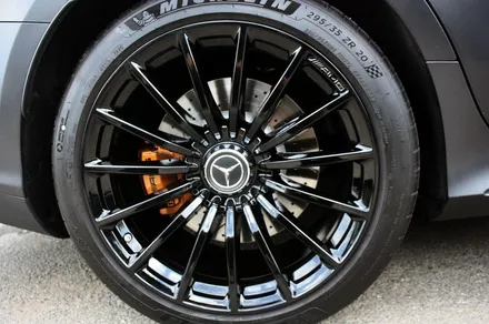 벤츠 GT43 AMG 블랙유광 휠도색 + 카본 세라믹 골드 캘리퍼 도색 / 용인 처인구