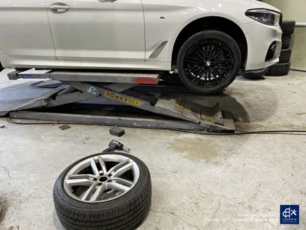 BMW G30 530i 664M 블랙유광 휠도색 / 용인 처인구