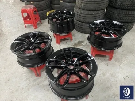 벤츠 C43 AMG 휠 상처 수리 후, 다이아몬드 커팅 가공을 이용한 블랙 폴리시 투톤 휠 커스텀 도색 / 용인 처인구