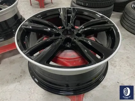 BMW F30 330i 442M 19인치 휠 상처 수리 및 부식 제거 /  약품 박리 ( 페인트 제거) 후, 블랙 + 실버 투톤 휠도색 / 용인 처인구