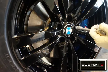 BMW X6M 휠상처 수리후, 블랙유광 휠도색 + 엠퍼포먼스 블루 캘리퍼 도색 작업까지.! / 용인 처인구