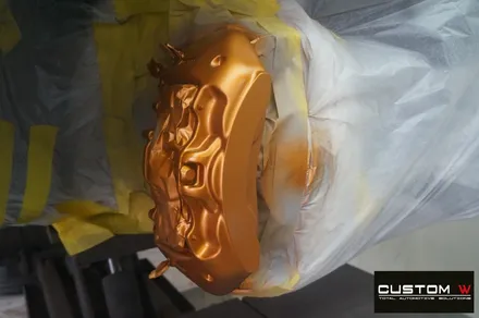 매일 같이 입고 되는  벤츠 GT43 AMG 4 도어 골드 캘리퍼 도색, 하이그로시 블랙 검정 유광 휠도색. / 용인 처인구