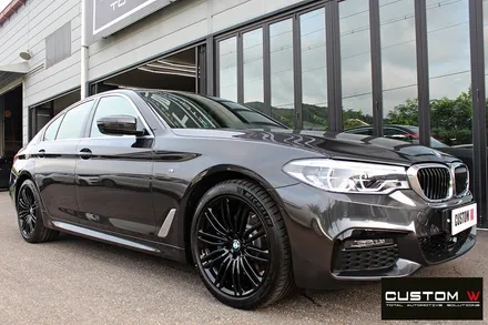 BMW G30 520d 신차 664M 블랙유광 휠도색 + 블루 캘리퍼 도색 / 용인 처인구