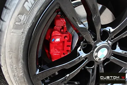 기존 고객님 BMW F30 320i 휠 상처 수리 후 블랙유광 휠도색 + 부식 제거 후 레드 캘리퍼 도색 / 용인 처인구