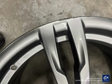 휠, 캘리퍼 모두 새 옷을 입히자! BMW 320i 휠수리 후 블랙유광 휠도색 + 블루 캘리퍼 도색 / 용인 처인구
