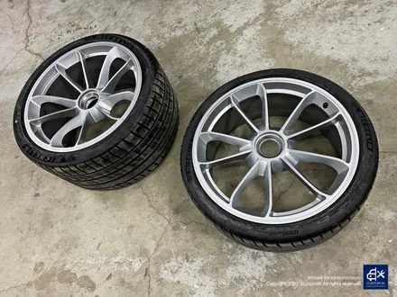 포르쉐 911(991 MK1) 카레라 GT3 센터락 휠 잘못된 도색 박리 후 블랙유광 휠도색 + 블루 캘리퍼 도색 / 용인 처인구