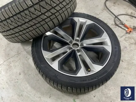 아우디 Q7 55TFSI 플라스틱 커버가 장착된 21인치 휠 블랙 유광 휠도색 + 부식 제거 후, 건메탈 그레이 캘리퍼 도색 / 용인 처인구