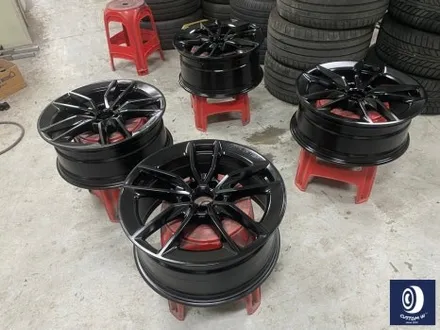 벤츠 C43 AMG 휠 상처 수리 후, 다이아몬드 커팅 가공을 이용한 블랙 폴리시 투톤 휠 커스텀 도색 / 용인 처인구