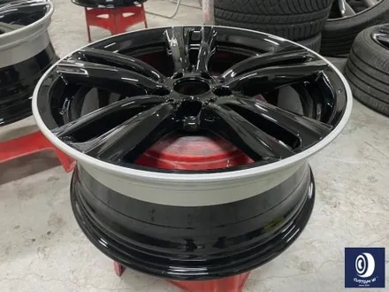 BMW F30 330i 442M 19인치 휠 상처 수리 및 부식 제거 /  약품 박리 ( 페인트 제거) 후, 블랙 + 실버 투톤 휠도색 / 용인 처인구