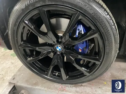 BMW X7 M50i 755M 22인치 휠 상처 수리 후, 제트 블랙(하이그로시 블랙) 휠도색 / 용인 처인구