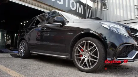 벤츠 GLE 63 AMG 주차 스크래치가 난 다이아몬드컷팅 휠 휠수리(복원)과 함께 레드 캘리퍼 도색. / 용인 처인구