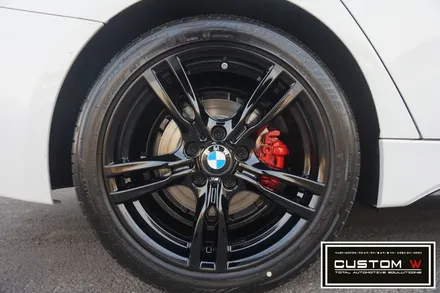 BMW 330i 400M 휠 블랙유광 휠도색, 레드 캘리퍼 도색 / 분당 용인 수입차 BMW 휠도색,캘리퍼 도색 커스텀W / 용인 처인구
