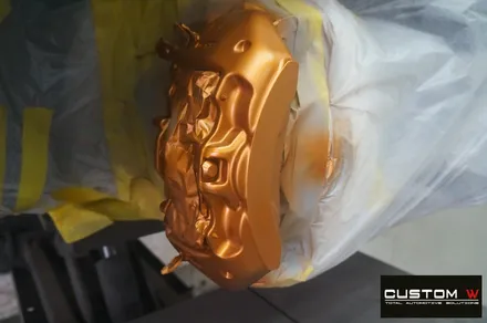 매일 같이 입고 되는  벤츠 GT43 AMG 4 도어 골드 캘리퍼 도색, 하이그로시 블랙 검정 유광 휠도색. / 용인 처인구