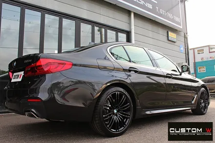 BMW G30 520d 신차 664M 블랙유광 휠도색 + 블루 캘리퍼 도색 / 용인 처인구