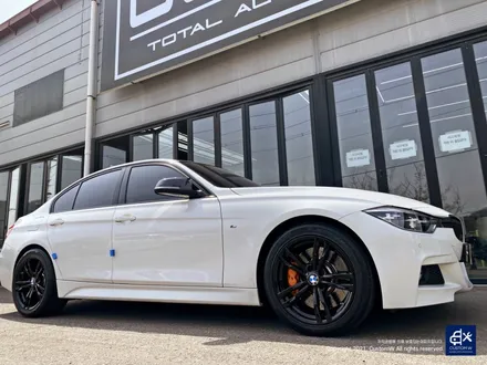 BMW F30 320d 441M 18인치 휠 상처 수리 후 블랙유광 휠도색 / 용인 처인구