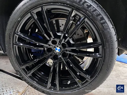 BMW F90 M5 706M 휠수리 후 블랙유광 휠도색 / 용인 처인구