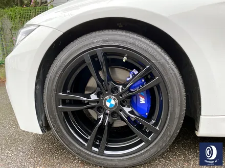 잘못된 휠 수리 도색 이력이 있는 BMW F30 330i 400M 약품 박리 ( 페인트 제거) 후, 하이그로시 블랙 (검정 유광) 휠도색 / 용인 처인구