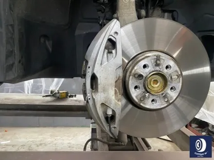 BMW G05 X5 45e 744 휠 상처 수리 후, 블랙 유광 휠도색 + 지저분한 브레이크 캘리퍼 부식 분진 제거 후, 블루 컬러 도색 / 용인 처인구