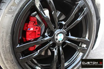 기존 고객님 BMW F30 320i 휠 상처 수리 후 블랙유광 휠도색 + 부식 제거 후 레드 캘리퍼 도색 / 용인 처인구