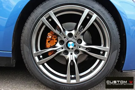 BMW F30 330i 휠 상처 수리 후 고스트 크롬 휠도색 + 부식 제거 후 카본 세라믹 골드 캘리퍼 도색 / 용인 처인구