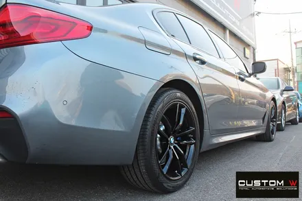 BMW G30 520d 블랙유광 휠도색 + M 퍼포먼스 블루 캘리퍼 도색 / 용인 처인구