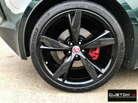 재규어 F-타입(F-TYPE) 3.0 S 20인치 보기드문 휠 잘못된 수리 도색 이력 약품 박리 후 블랙유광 휠도색 / 용인 처인구