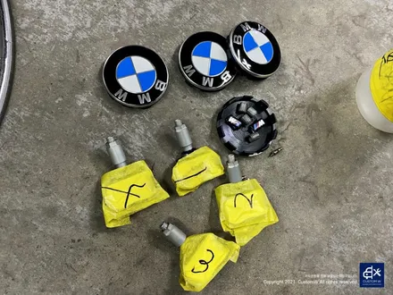 휠, 캘리퍼 모두 새 옷을 입히자! BMW 320i 휠수리 후 블랙유광 휠도색 + 블루 캘리퍼 도색 / 용인 처인구