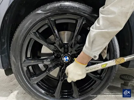 BMW X7 휠수리 후 블랙유광 휠도색 / 용인 처인구