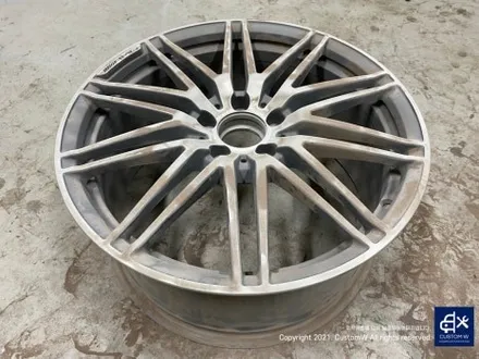 귀한 차량~! 벤츠 GTC AMG 무광 블랙 실버 투톤 휠 도색 작업으로 더욱 멋지게_! / 용인 처인구