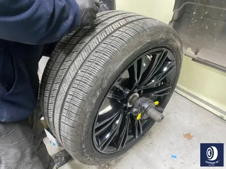 BMW F15 X5 20인치 인디 비주얼 휠 / 휠 수리 도색 불량 기존 페인트 제거 (약품 박리) 후, 블랙 유광 휠도색 재작업 / 용인 처인구