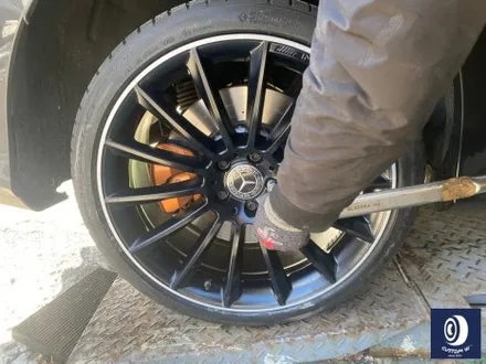 벤츠 CLS450 20인치 마차 휠 타 업체 잘못된 수리 도색 이력 / 약품 박리 (페인트 제거) 후, 블랙 + 실버 투톤 휠 도색 / 용인 처인구