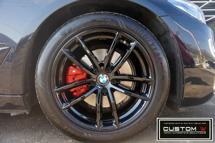 BMW G30 520D 662M 휠 블랙유광 휠도색, 레드 캘리퍼도색 / 분당 용인 수입차 BMW 휠도색,캘리퍼도색 커스텀W / 용인 처인구