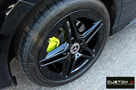 벤츠 20년 신형 CLA250 블랙유광 휠도색 + 애시드 그린(ACID GREEN) 형광 캘리퍼 도색 / 용인 처인구