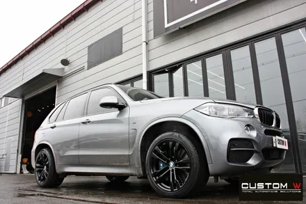 BMW X5 50d 약품 박리, 휠 상처 수리 후 블랙유광 휠도색 / 용인 처인구