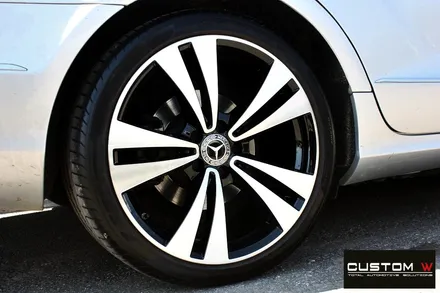 벤츠 W218 CLS350d 19인치 휠 상처 수리 후 다이아몬드 컷팅 가공 작업을 이용한 블랙 폴리쉬 휠로 깔끔하게 변신! / 용인 처인구