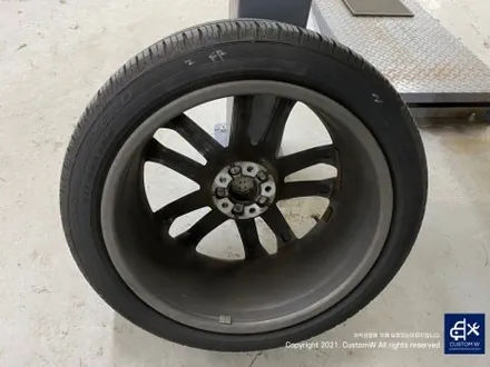 아우디 A7 50TDI 20인치 휠 상처 수리 후, 다이아몬드 커팅 가공을 이용한 블랙 폴리시 휠 커스텀 도색 작업 그리고 레드 캘리퍼 도색 작업까지_! / 용인 처인구