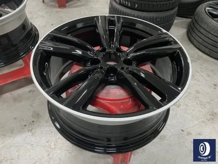 BMW F30 330i 442M 19인치 휠 상처 수리 및 부식 제거 /  약품 박리 ( 페인트 제거) 후, 블랙 + 실버 투톤 휠도색 / 용인 처인구