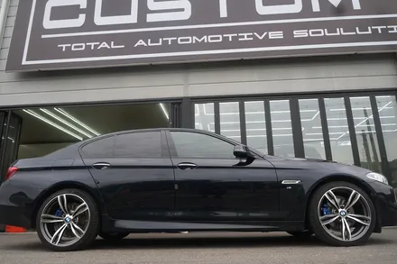 BMW F10 520D M 에어로 다이나믹 프로 휠 상처 수리 후, 고스트 크롬 휠도색 그리고 블루 캘리퍼 도색. / 용인 처인구
