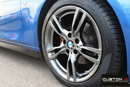 BMW F30 330i 휠 상처 수리 후 고스트 크롬 휠도색 + 부식 제거 후 카본 세라믹 골드 캘리퍼 도색 / 용인 처인구