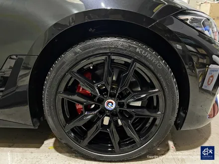 BMW i4 M50 휠수리 후 블랙유광 휠도색 / 용인 처인구