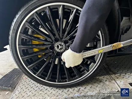 벤츠 CLS450 휠수리 후 블랙 실버 투톤 유광 휠도색 / 용인 처인구