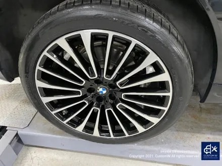 BMW X7 40i 22인치 블랙 폴리시 (블랙 휠도색 + 스포크 전면부 다이아몬드 커팅 가공 블랙 투톤 휠) 세차 관리 유지 보수 관리 용이함 그리고 멋짐 폭발 효과까지_! / 용인 처인구