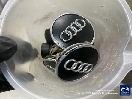 아우디 A7 50TDI 20인치 휠 상처 수리 후, 다이아몬드 커팅 가공을 이용한 블랙 폴리시 휠 커스텀 도색 작업 그리고 레드 캘리퍼 도색 작업까지_! / 용인 처인구