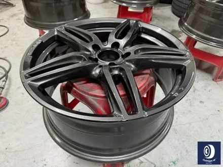 벤츠 W213 E300 AMG 라인 19인치 휠 상처 수리 후, 건메탈 그레이 휠 도색 / 용인 처인구