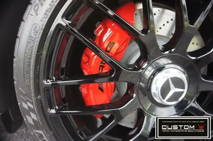 메르세데스 벤츠 C63 AMG 더욱 강렬하게 블랙유광 휠도색, 레드 캘리퍼도색. / 용인 처인구