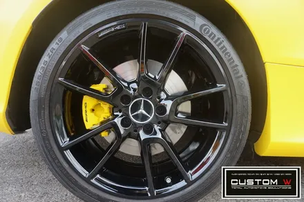 완연한 봄 소식을 알리는  벤츠 C43 AMG 카브리올레 휠상처 수리후, 블랙유광 휠도색 그리고 캘리퍼 도색 작업 까지.! 커스텀W / 용인 처인구