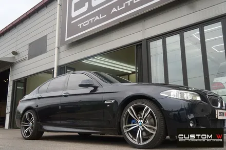 BMW F10 520D M 에어로 다이나믹 프로 휠 상처 수리 후, 고스트 크롬 휠도색 그리고 블루 캘리퍼 도색. / 용인 처인구