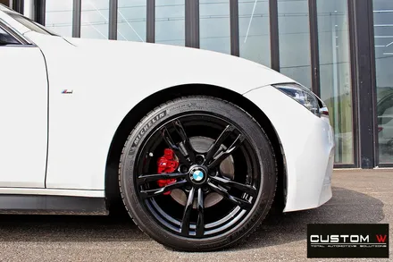 BMW 320i M패키지 블랙유광 휠도색 + 허브 방청 레드 캘리퍼 도색 / 용인 처인구